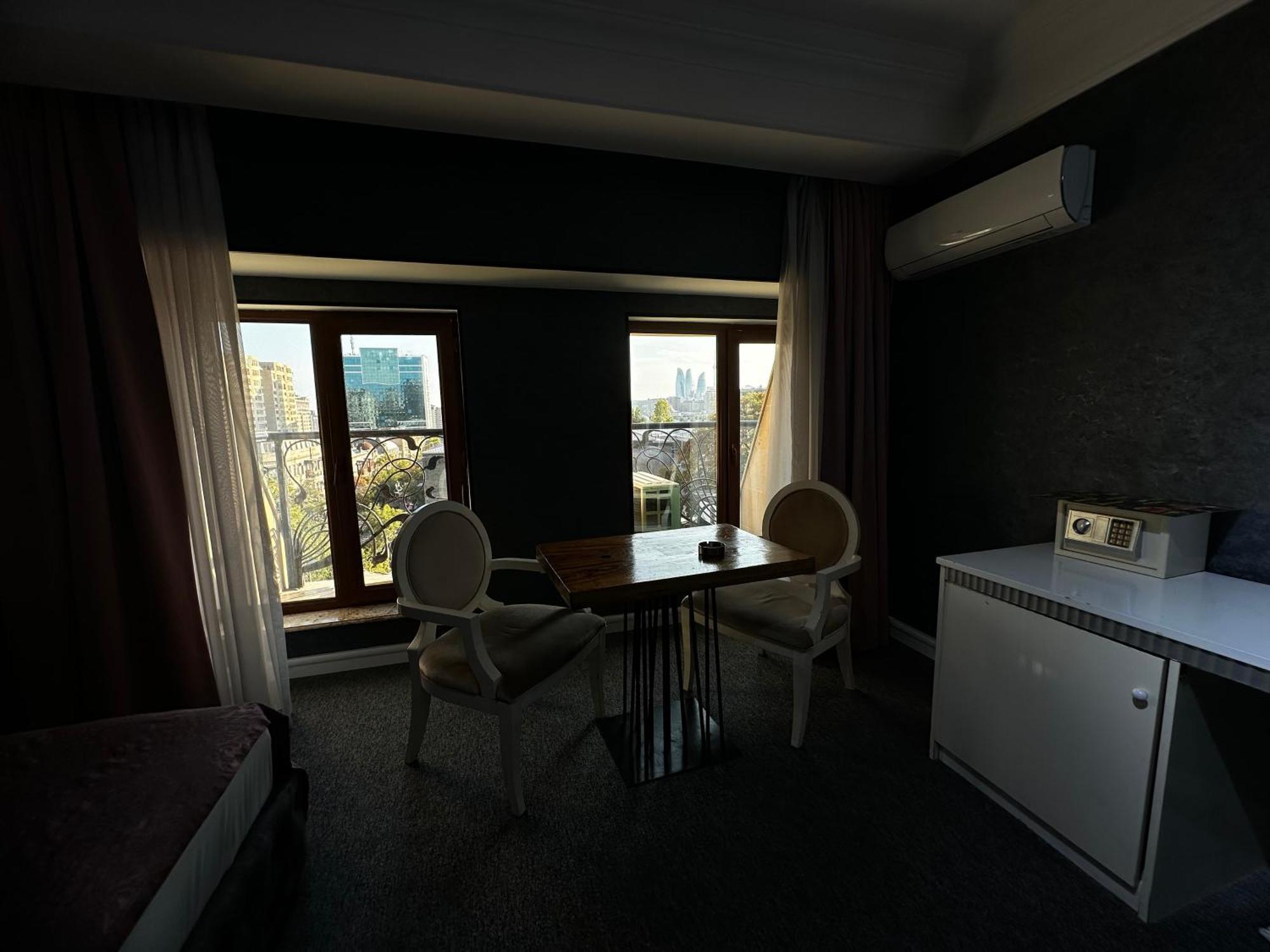 Amber Hotel Bakoe Buitenkant foto